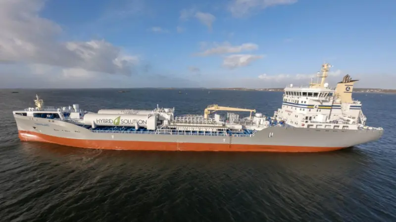 Tern Island represents an evolution in chemical tanker design, combining a battery system, and cold ironing with a hybrid bow thruster.