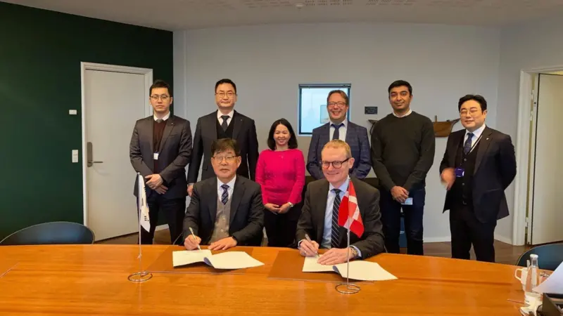 HGS and MAN Energy Solutions personnel pictured at the signing ceremony in Copenhagen