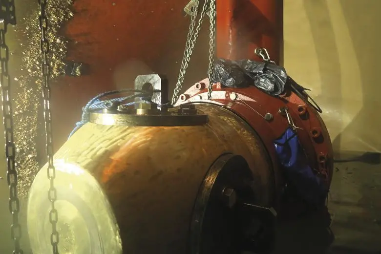 Thruster unit in closed off tunnel.