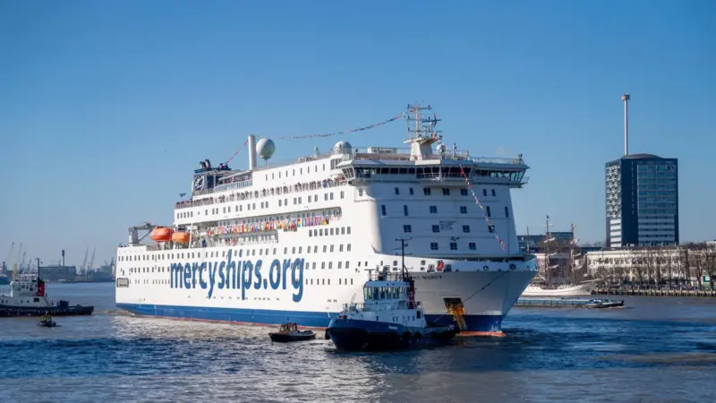 The Global Mercy's design was based on a long-distance RoPax, replacing the car deck with operating rooms and hospital wards.