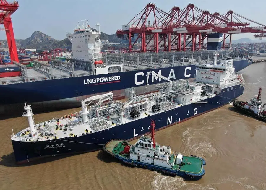 CMA CGM and SIPG concluded the first LNG SIMOPS bunkering at a Chinese port at Yangshan Port on Tuesday 15 March.