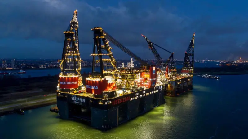 Thialf and Sleipnir on Shore Power at the Calandkanaal