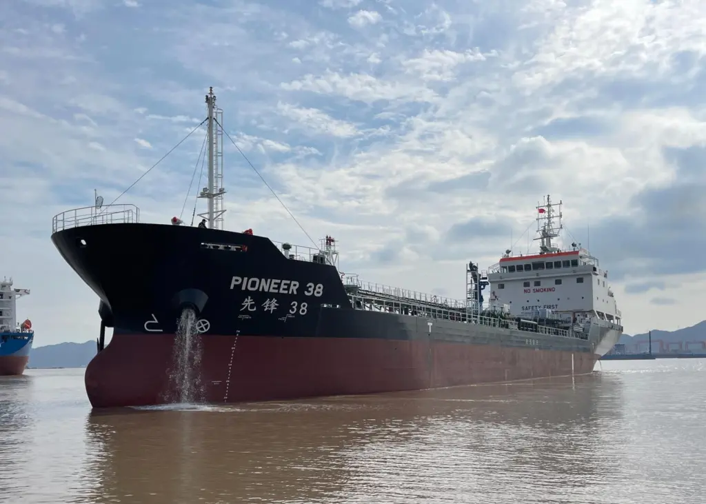 The last in a series of three 6,060 dwt oil tankers has joined HSDT’s fleet.