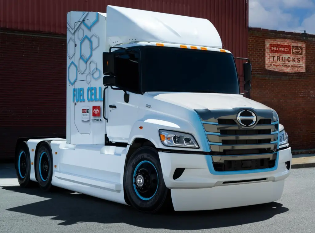 The Hino Trucks XL 8 Fuel Cell Vehicle is to be road tested in Californian ports