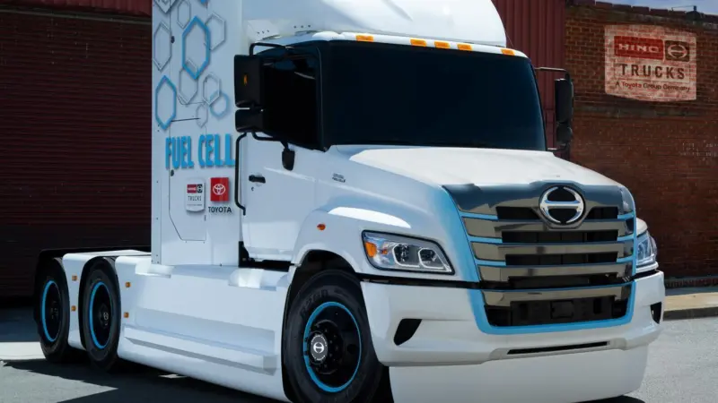 The Hino Trucks XL 8 Fuel Cell Vehicle is to be road tested in Californian ports