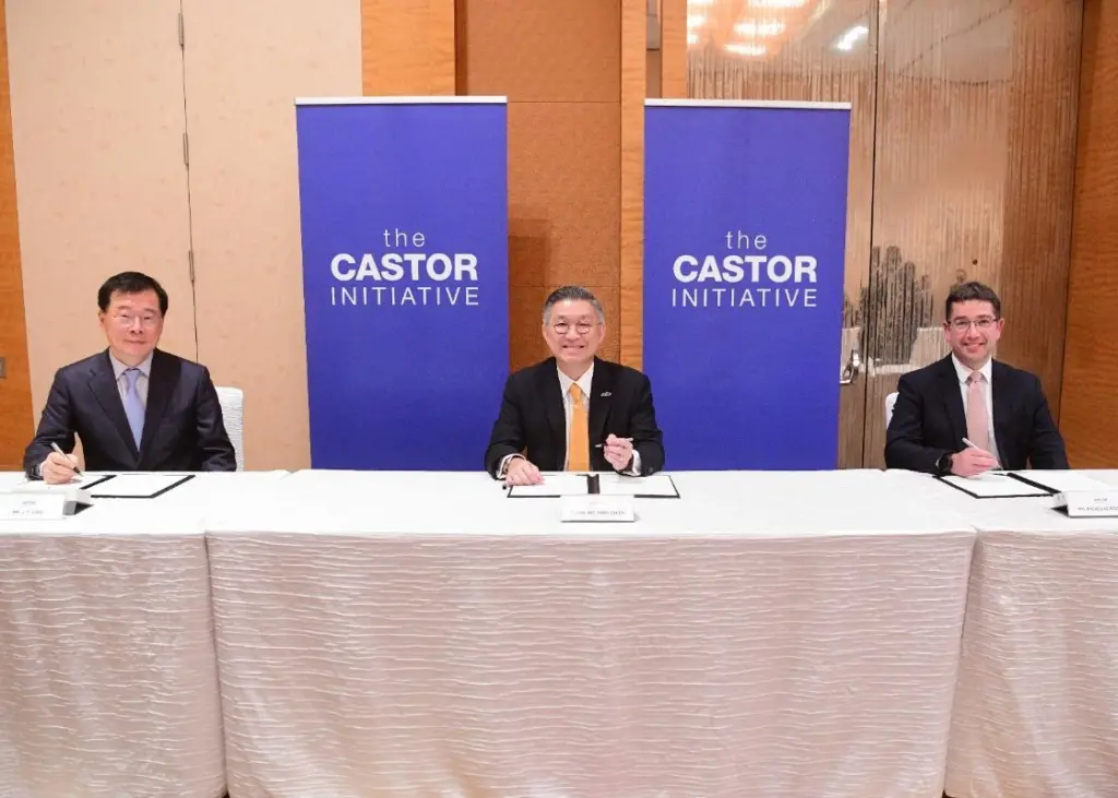 SHI President and CEO J. T. Jung, MISC President and Group CEO, Datuk Yee Yang Chien, Lloyd's Register Group CEO Nick Brown