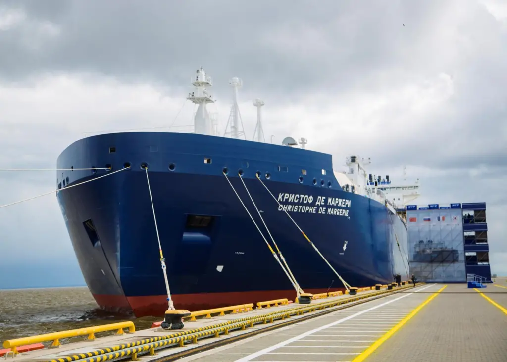 Zvezda is currently constructing the first in a series of next-generation dual-fuel LNG carriers, which are intended to complement Sovcomflot’s existing fleet, including Christophe de Margerie (pictured).