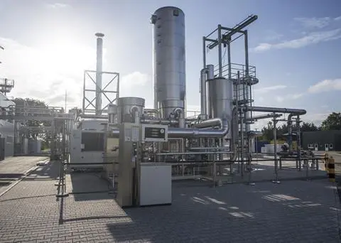 The stakeholders hope to reduce the current cost differential between synthetic and other alternative fuels and conventional fuels.