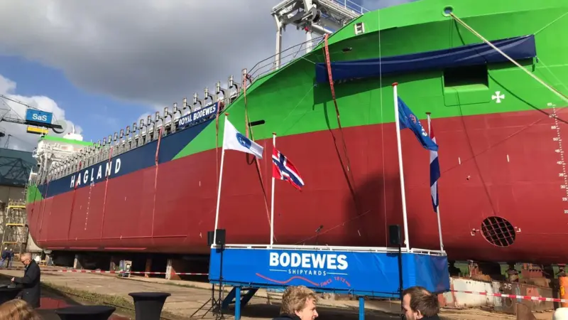 Hagland's 5,000 dwt self-discharging bulk carrier will be capable of making zero-emission port calls as well as zero-emission discharging of the transported bulk cargo where shore power connections are not available.