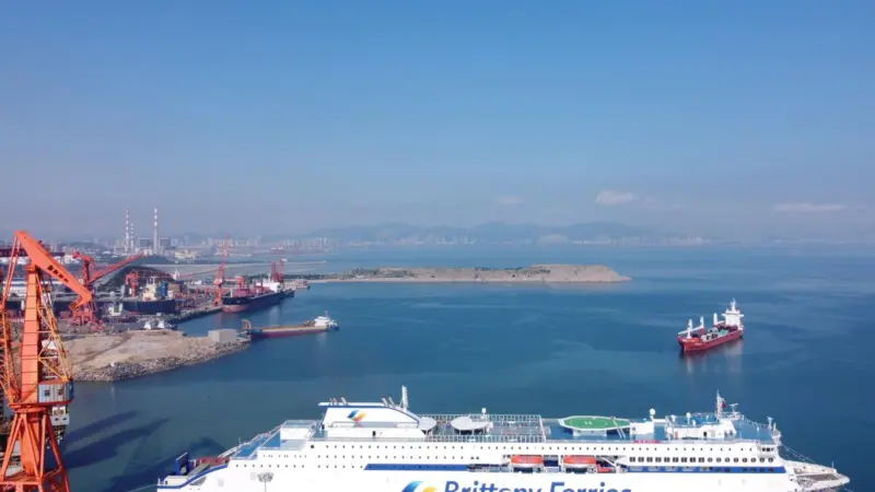 Two of the E-flexers RoPax vessels being built for Stena RoRo will have a battery capacity of 11.5 MWh. The ferries will be among the world’s largest hybrid ferries when they enter service, operating between Portsmouth in the UK and French ports of St Mal