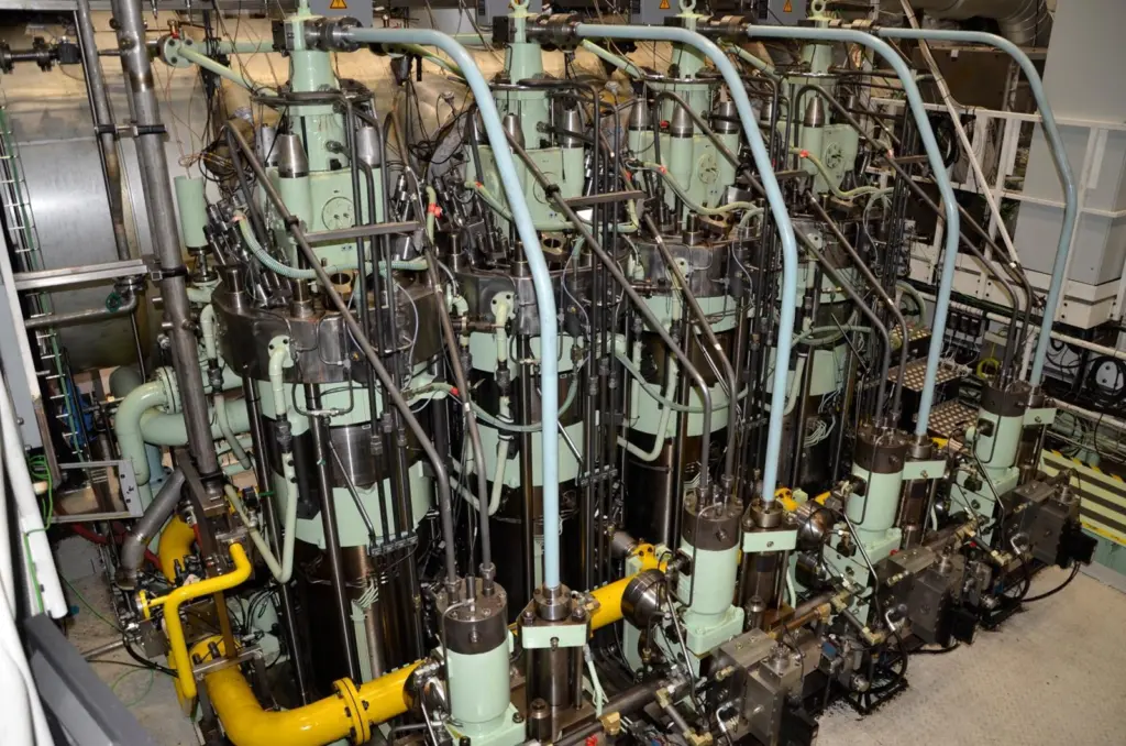 The four-cylinder 50-bore Test Engine 1 (pictured) at MAN ES’ research centre in Copenhagen will be rebuilt to support the testing of MAN ES’ new ammonia-fuelled engine. This conversion was expected to be completed by Q3 2022.