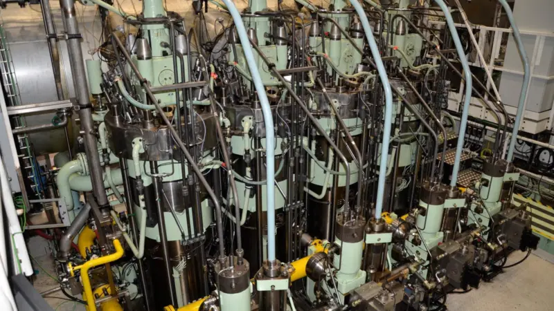The four-cylinder 50-bore Test Engine 1 (pictured) at MAN ES’ research centre in Copenhagen will be rebuilt to support the testing of MAN ES’ new ammonia-fuelled engine. This conversion was expected to be completed by Q3 2022.