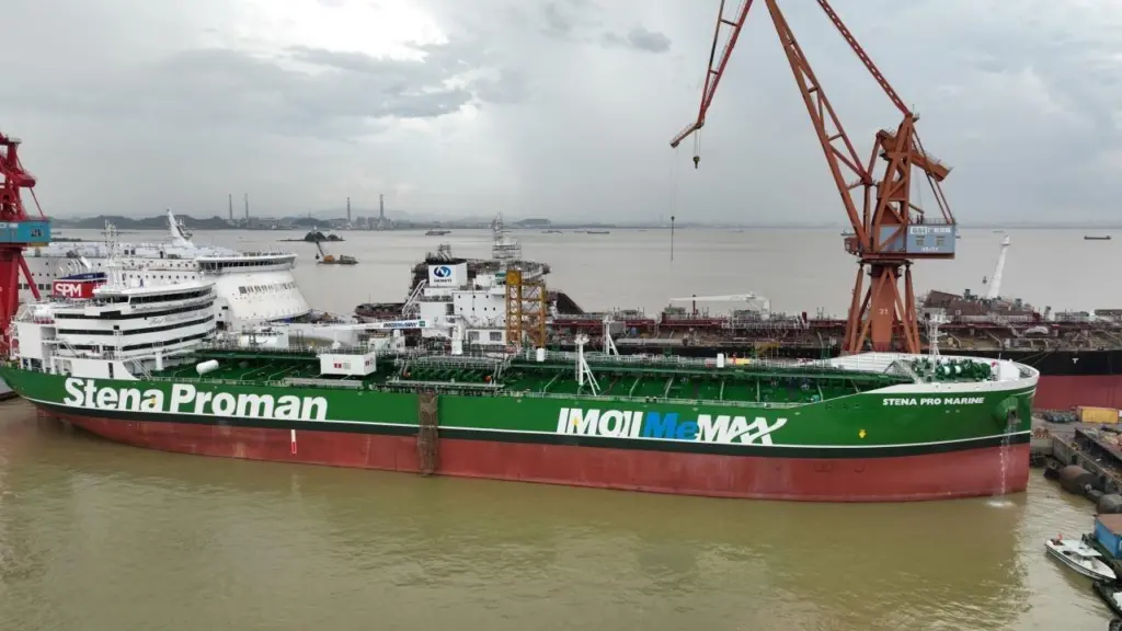 New orders for dual-fuel vessels, like the methanol-fuelled Stena Pro Marine (pictured), set a new record of USD38bn H1 2022.