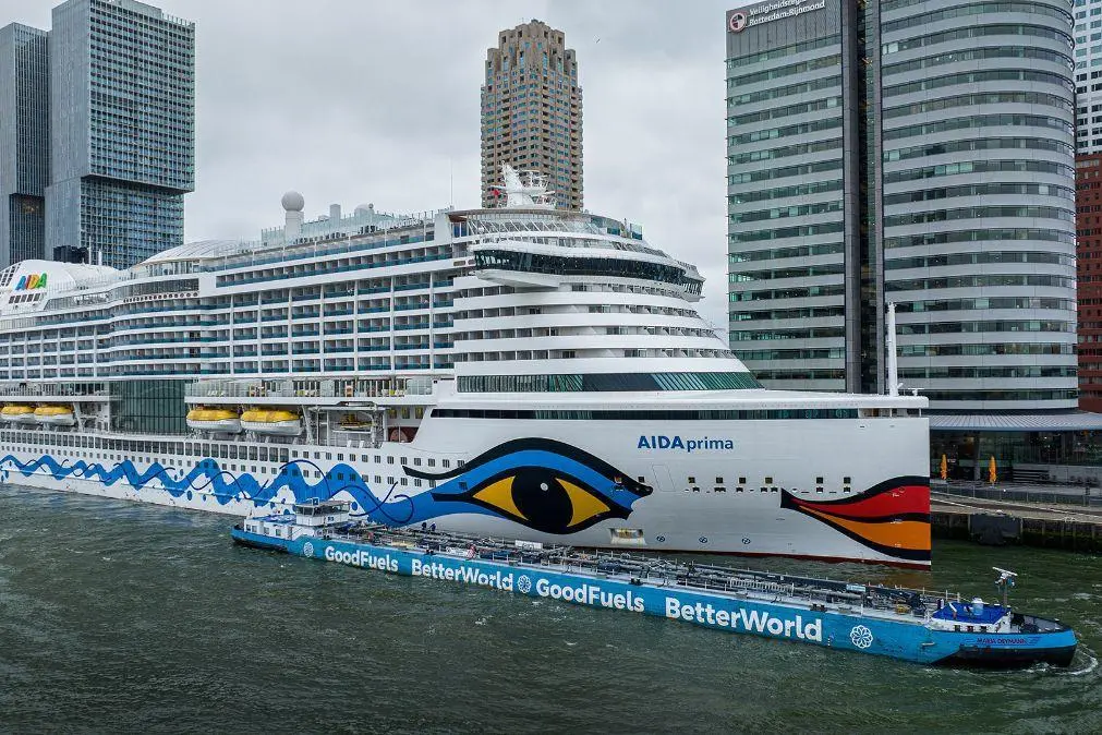 AIDAPrima taking delivery of GoodFuels' biofuel in Rotterdam.