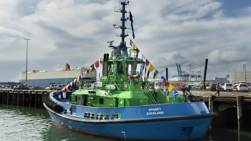 Damen’s first full-electric tug Sparky was handed over to Ports of Auckland in August.