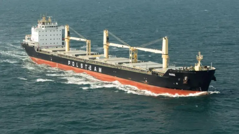 Polsteam has awarded a second contract for four 37,000 dwt Lakers to Dalian Shipbuilding Industry Company (DSIC). Previously, the company had ordered a pair of 36,600 dwt units from Jiangsu Yangzijiang (one of which is pictured).