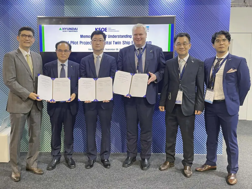 At the Gastech signing ceremony (from left): Sung Joon Kim (CTO at KSOE), Kwang Hean An (President at Hyundai Engine & Machinery), Won Ho Joo (CTO at HHI), Vidar Dolonen (Regional Manager Korea & Japan, DNV Maritime), Sung Ho Shin (Business Development Ma