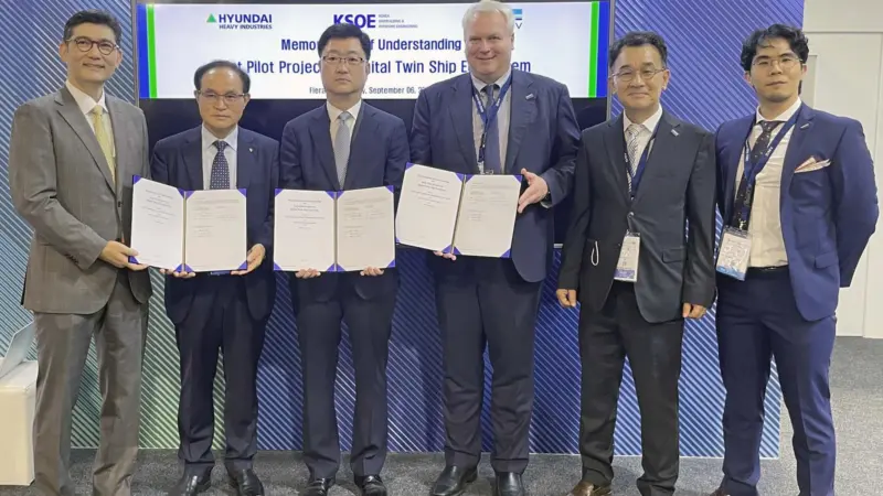 At the Gastech signing ceremony (from left): Sung Joon Kim (CTO at KSOE), Kwang Hean An (President at Hyundai Engine & Machinery), Won Ho Joo (CTO at HHI), Vidar Dolonen (Regional Manager Korea & Japan, DNV Maritime), Sung Ho Shin (Business Development Ma