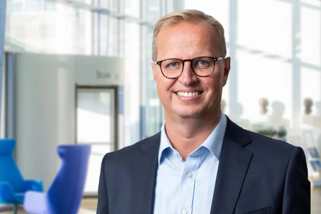 Rolls-Royce Power Systems Dr Jörg Stratmann to become new CEO