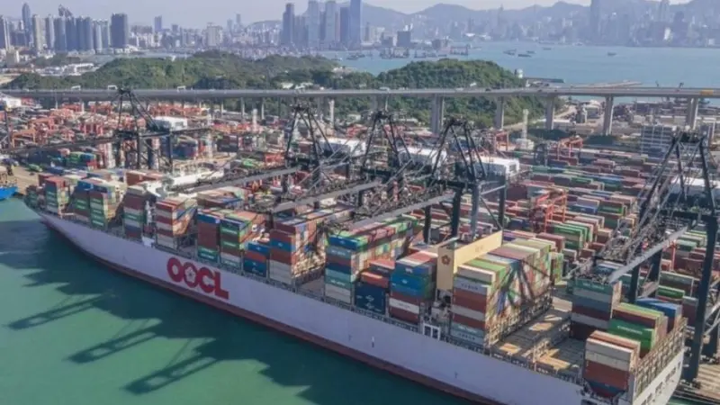 OOCL Yokohama received almost 2000 metric tons of B22 marine biofuel at the Port of Singapore, supplied by Chevron Singapore.
