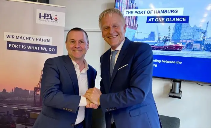The Halifax Port Authority and Hamburg Port Authority have signed an agreement to decarbonise the shipping corridor between the two ports.