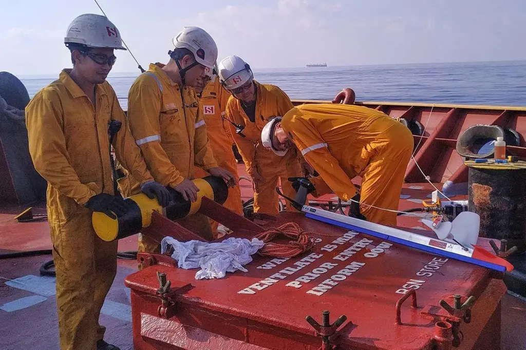 Stolt Tankers has completed an in-transit hull cleaning trial using Shipshave’s ITCH (In-Transit Cleaning of Hulls) semi-autonomous hull cleaning robot on board the Stolt Acer.
