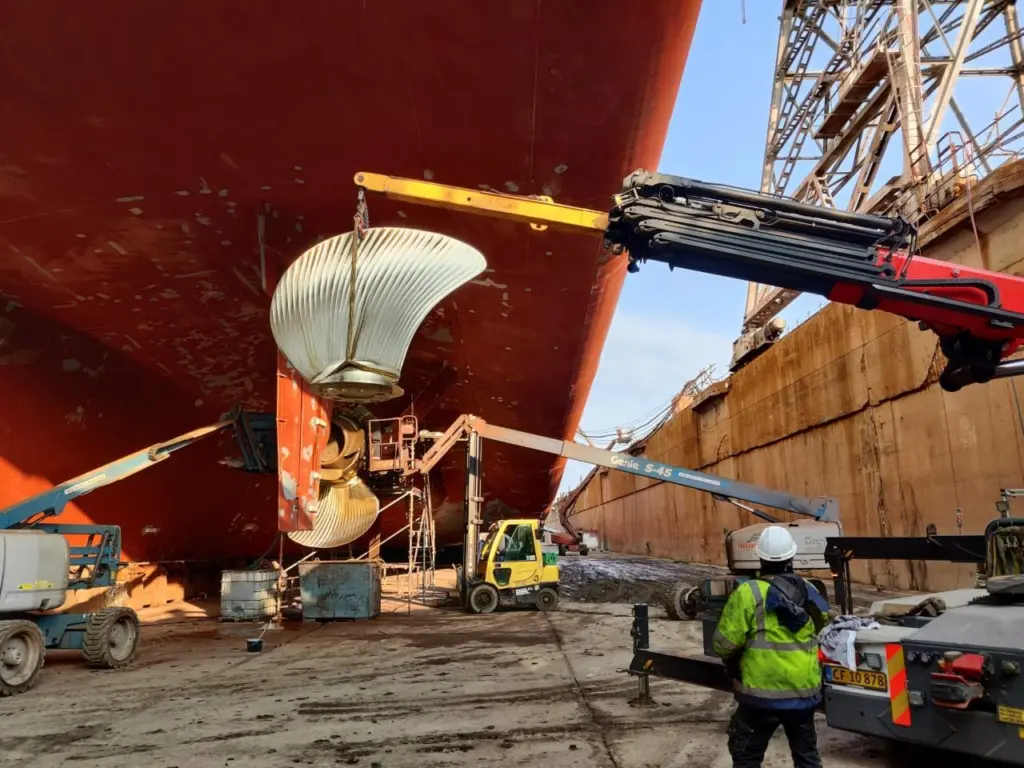 Berg revised Stena Danica's twin propeller blades, eliminating a cavitation issue and enhancing fuel efficiency in a single project.