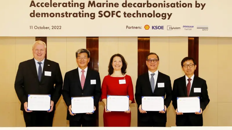 Shell has signed an agreement with KSOE, DNV and Doosan Fuel Cell to launch a vessel powered by a SOFC in 2025.