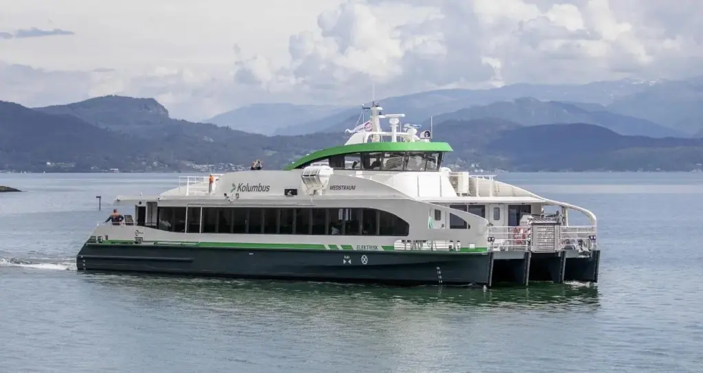 Unfolding of a new chapter in fast ferry development: the Norwegian-built Medstraum