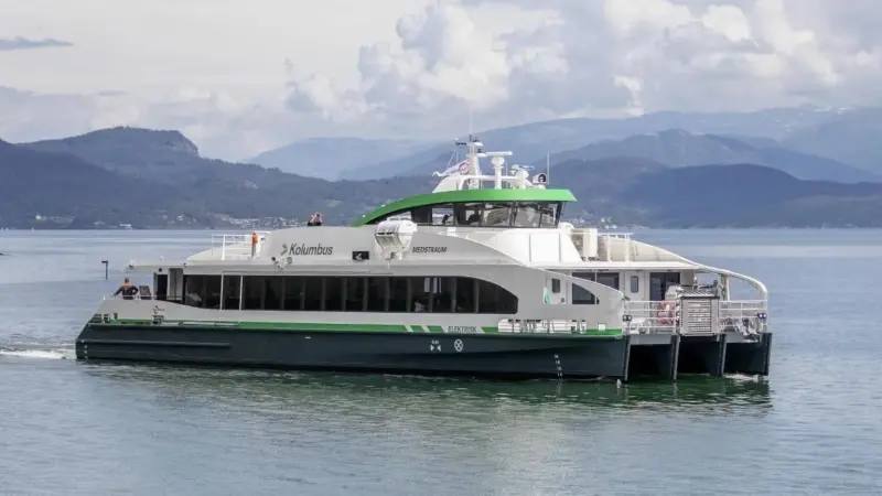 Unfolding of a new chapter in fast ferry development: the Norwegian-built Medstraum
