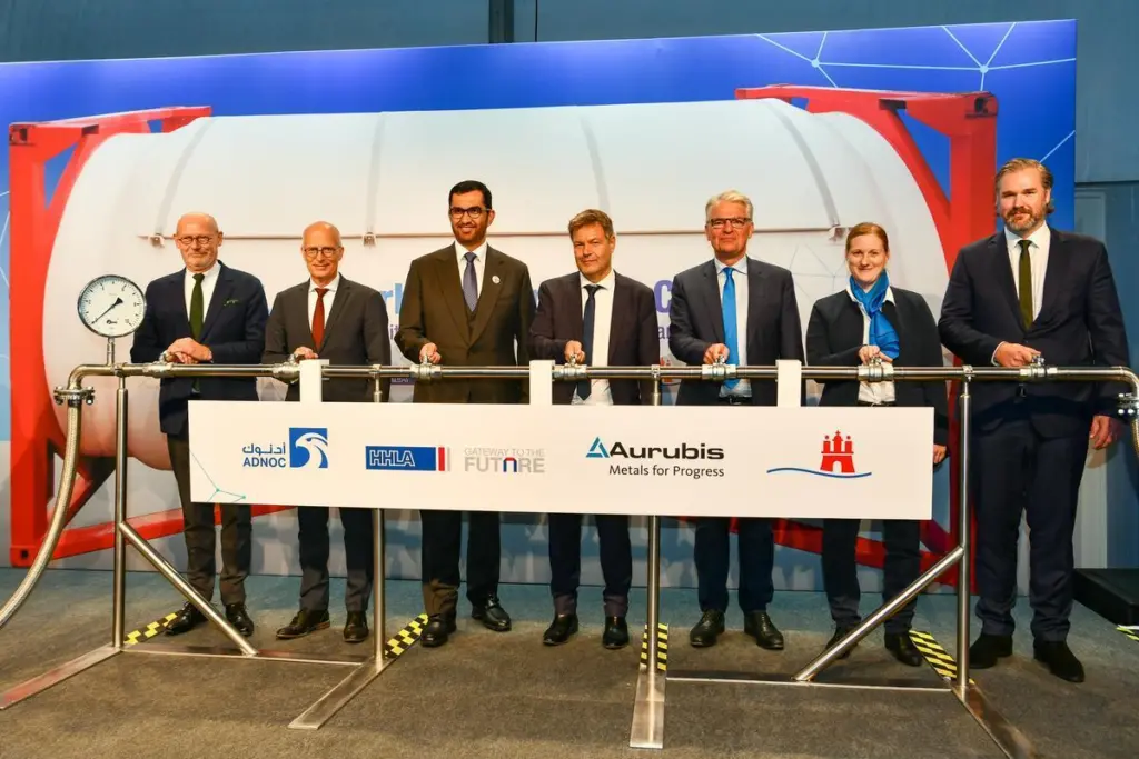 UAE and German ministers marked the first ammonia test shipment with a special event