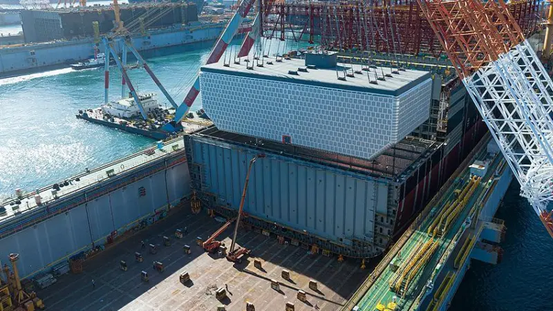 DSME and POSCO believe that the use of high-manganese steel for a rectangular LNG fuel tank offers price, strength and assembly advantages over traditional materials.