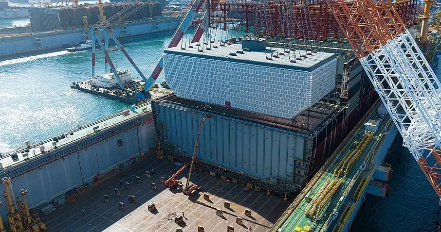 DSME and POSCO believe that the use of high-manganese steel for a rectangular LNG fuel tank offers price, strength and assembly advantages over traditional materials.