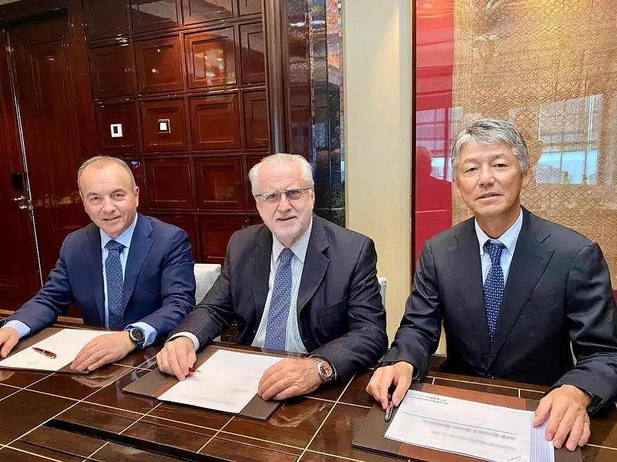 Máximo Pacheco, Chairman of the Board, CODELCO, Carlos Alvarado, Chief Commercial Officer, CODELCO and Masashi Suda, Executive Vice President, NBP at the signature of the MoU.