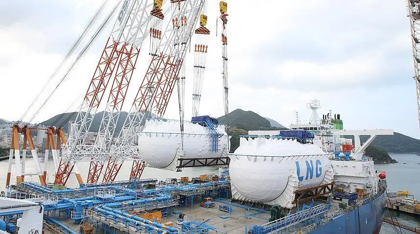 The first installation of a high manganese steel LNG fuel tank was completed on an ultra-large crude oil carrier in June 2022.