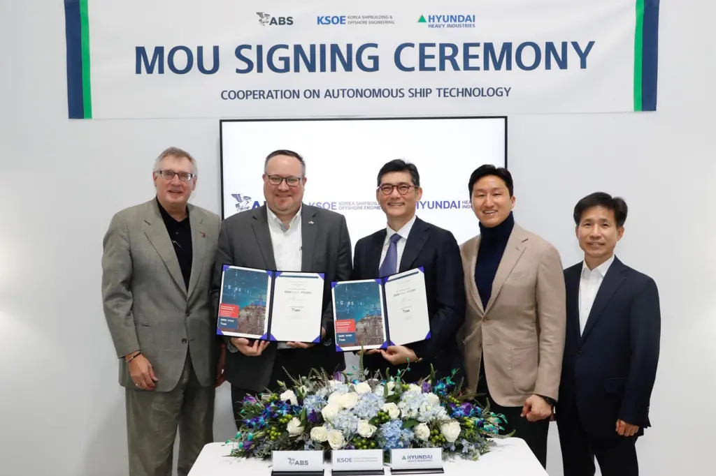ABS’ Christopher J. Wiernicki and Patrick Ryan with HD Hyundai’s Sung-joon Kim, Ki-sun Chung and SH Jeon