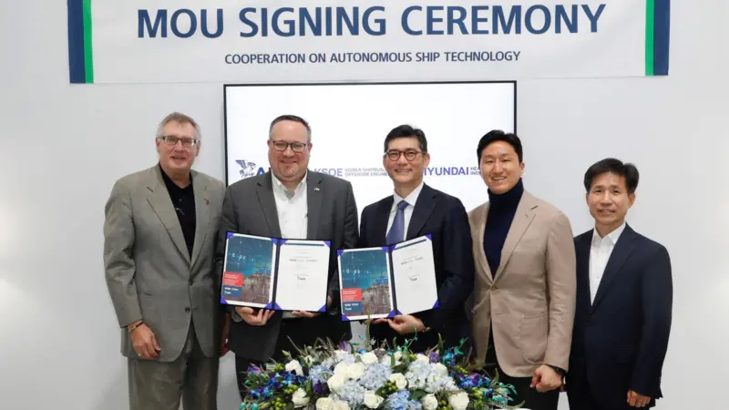 ABS’ Christopher J. Wiernicki and Patrick Ryan with HD Hyundai’s Sung-joon Kim, Ki-sun Chung and SH Jeon