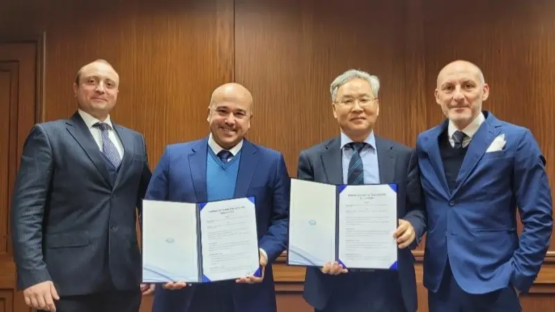 Mr. Emanuele Traversa (BU Manager Value Added Services of SIRM Italia), Mr. Claudio Aleandri (CEO/COO of SIRM Italia), Mr. Park Joosung (Regional manager / Senior Vice President of KR) and Mr. Maurizio Saponara (Project Manager & Business Analyst of SIRM