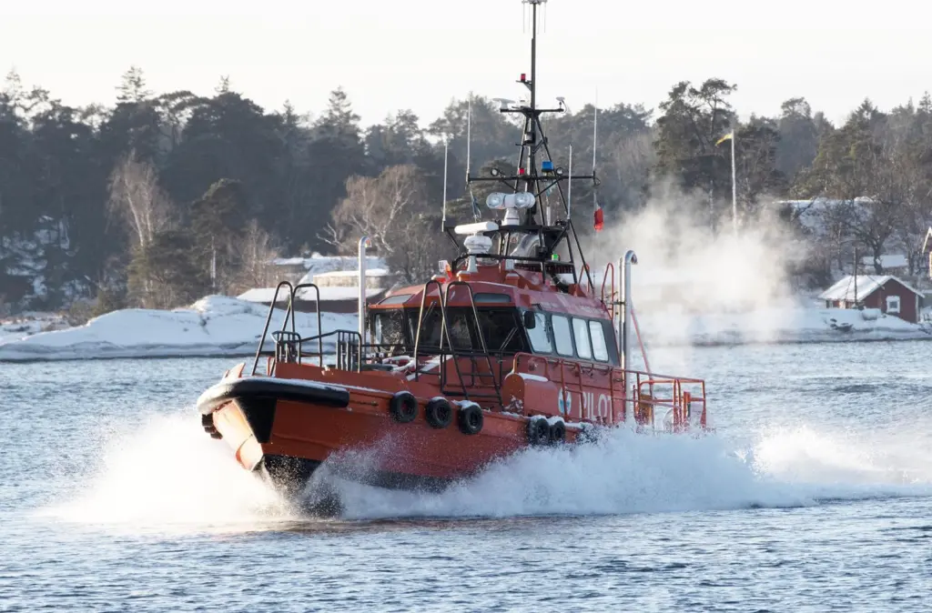 Pilot boat