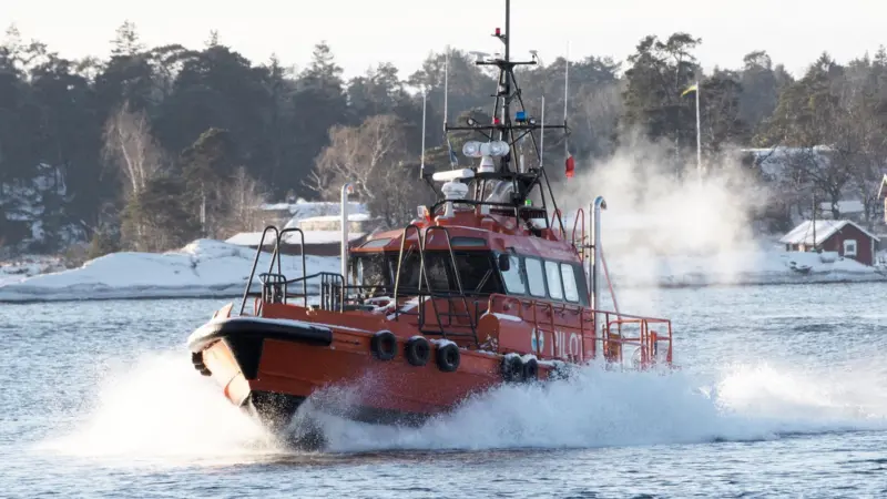 Pilot boat