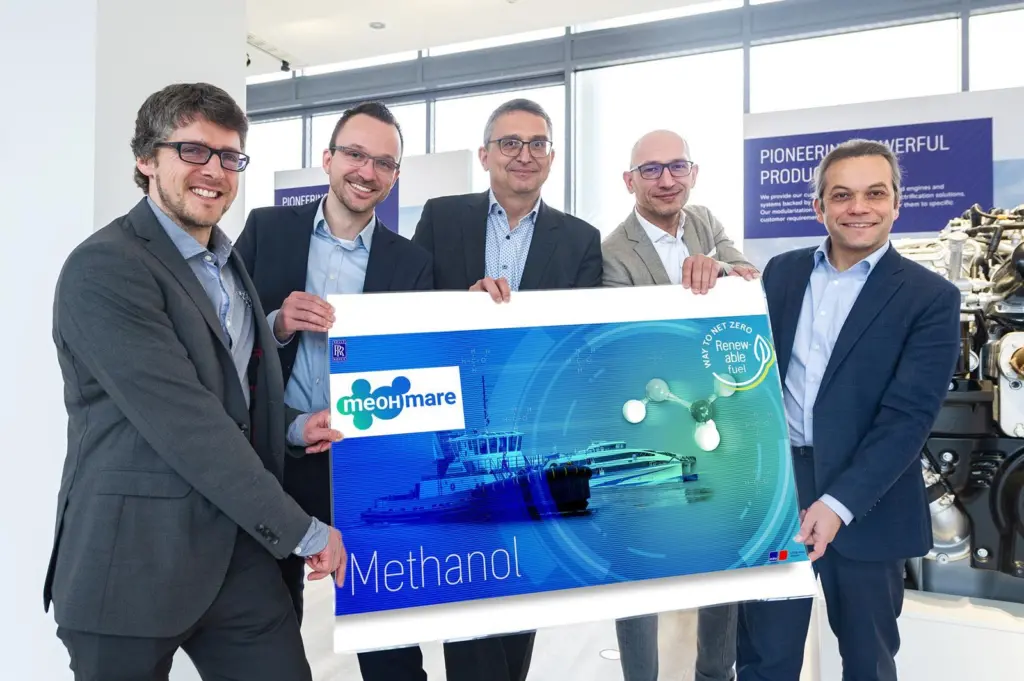 Pictured from left to right: Philipp Bobsin (Project Management Jülich), Mathias Müller (Rolls-Royce Power Systems), Dr. Michael Willmann (Woodward L'Orange), Dr. Ing. Christian Reiser (WTZ) and Dr. Daniel Chatterjee (Rolls-Royce Power Systems).