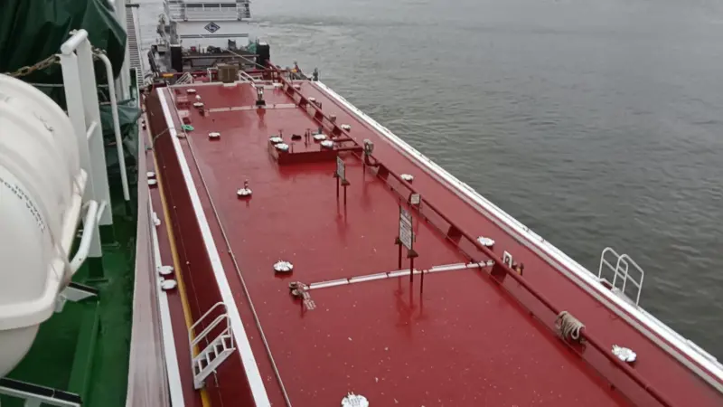 Barge-to-ship methanol bunkering at the Port of Houston