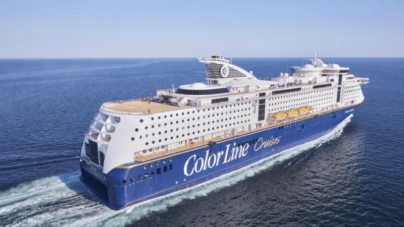 Picture of cruise ship, 'Color Fantasy'