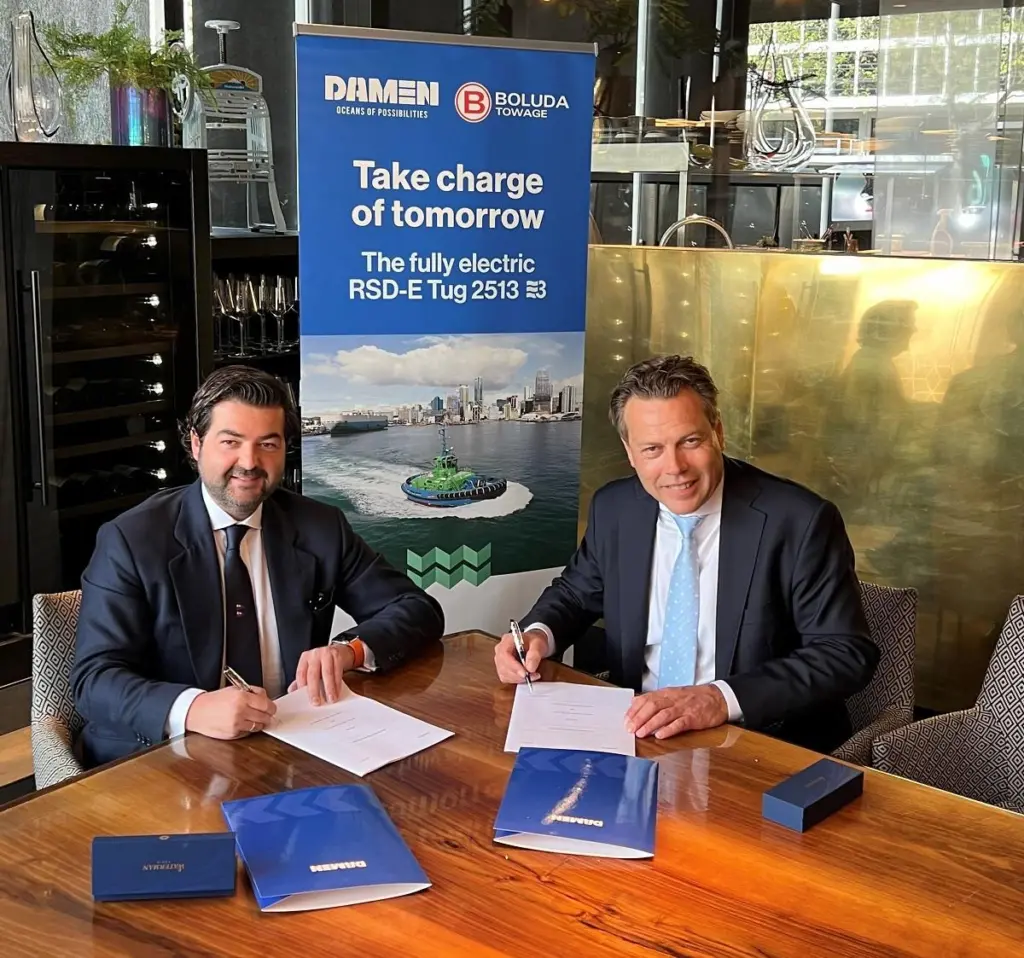 Contract signing between Damen Shipyards and Boluda Towage