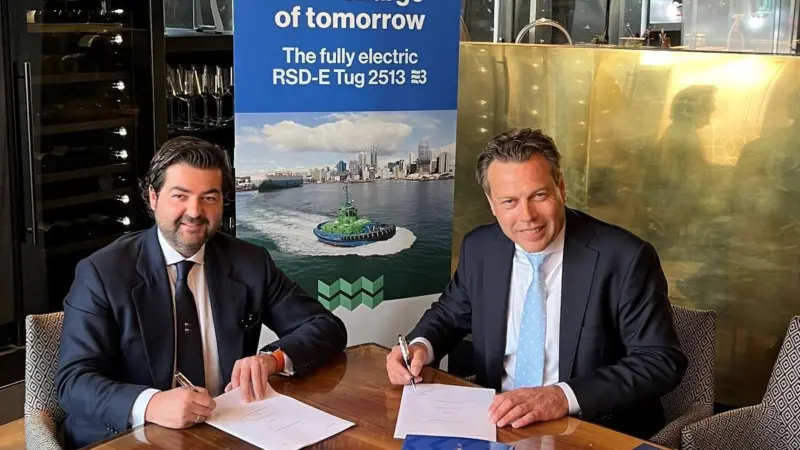 Contract signing between Damen Shipyards and Boluda Towage