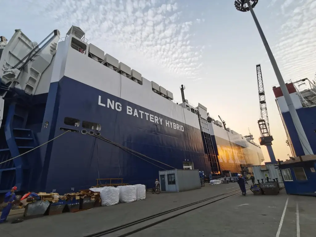LNG battery hybrid source WinGD