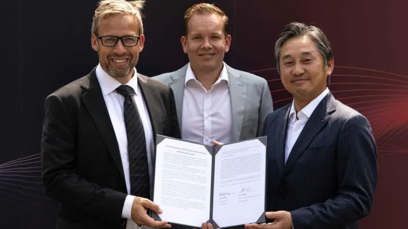 (l-r) Ernst Meyer, president and CEO of Klaveness; Michael Jørgensen, head of Klaveness Dry Bulk; Toru Okazaki, COO, Aerospace & Ship Division, Marubeni
