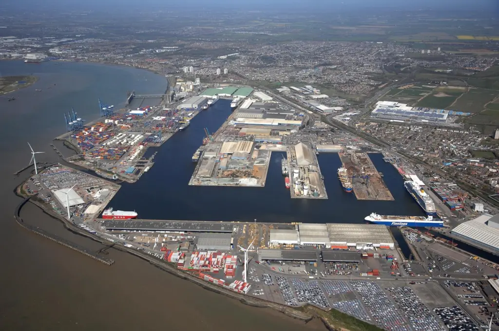 portoftilburylondonaerialimagehigherresverson_796409