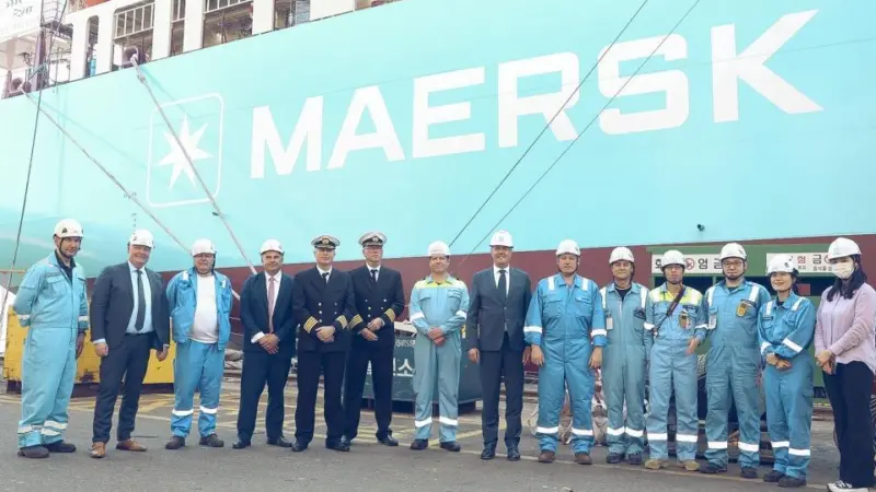 Maersk-delivery-first-methanol-container-ship