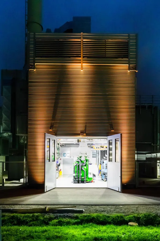 LEC expanded its research infrastructure at the Graz University of Technology campus to focus on the research of ammonia combustion in large-bore engines in 2022